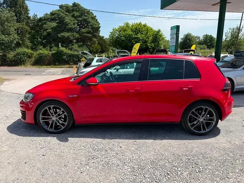 Used VW Golf VII GTD 180 HP (132 kW) 2015 Red Hatchback