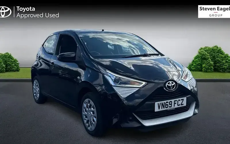 Used Toyota Aygo X-play 72 HP (52 kW) 2019 Hatchback