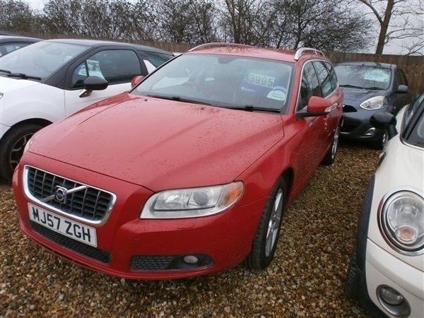 Red Used 2007 Volvo V70 SE Lux Estate | £3,995 - Image 1/1