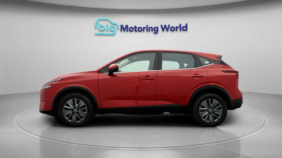 Used Nissan Qashqai S 140 HP (102 kW) 2022 Red SUV