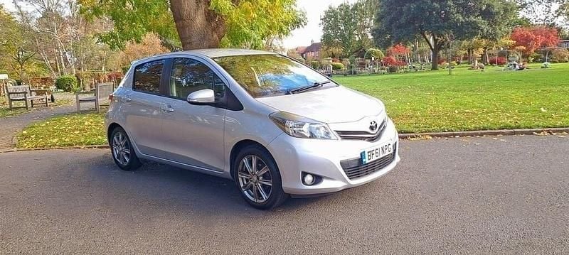 Silver Used 2011 Toyota Yaris SR Hatchback | £4,395 (Fair price) - Image 1/4