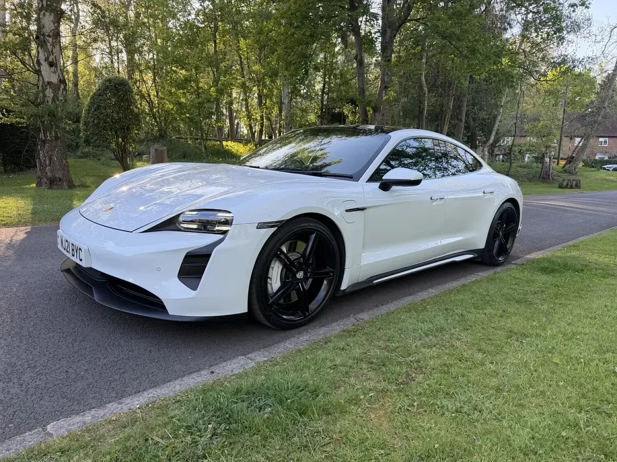 Used Porsche Taycan Performance Package 419 kW (571 HP) 2021 White Sedan