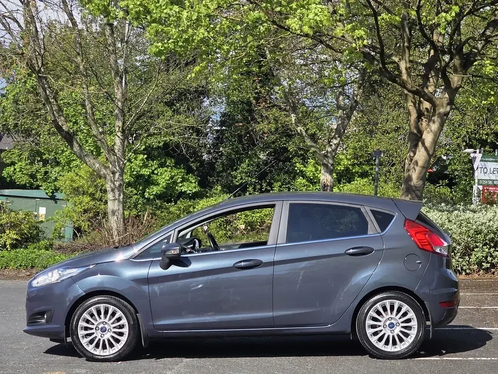Used Ford Fiesta Titanium 2015 Grey Hatchback