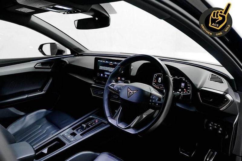Usado Cupra Leon VZ3 300 CV (220 kW) 2022 Negro Utilitario