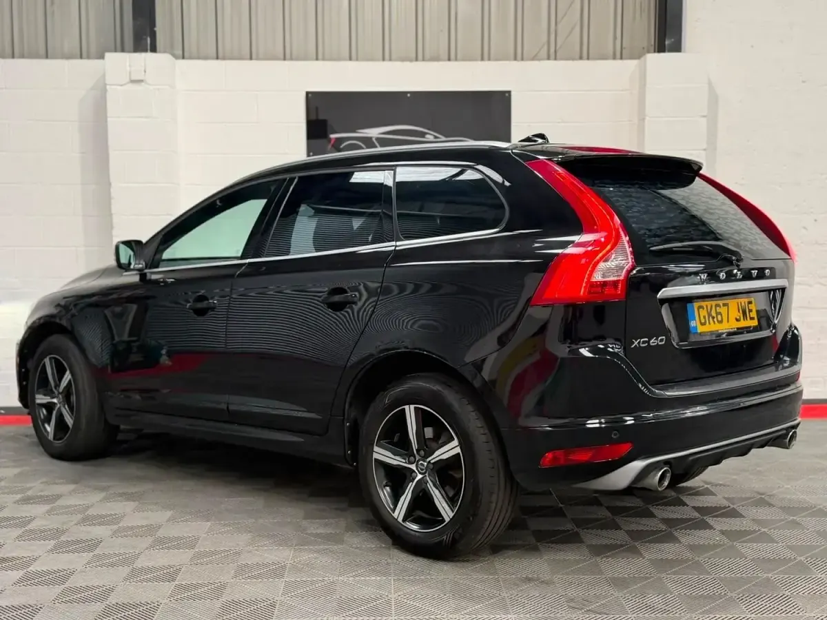 Used Volvo XC60 R-Design 2017 Black SUV