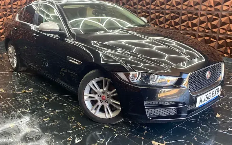 Used Jaguar XE Prestige 179 HP (131 kW) 2019 Sedan
