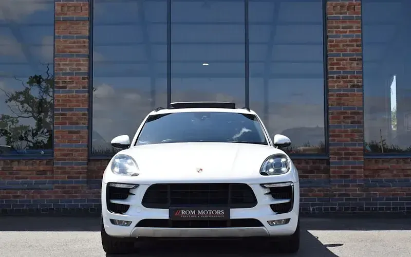 Used Porsche Macan 360 HP (264 kW) 2017 White SUV
