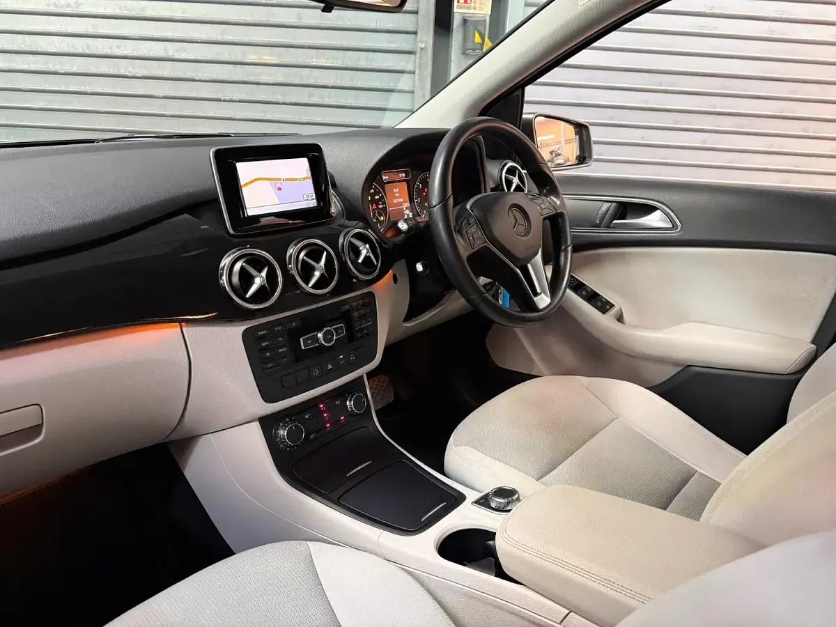 Used Mercedes B180 SE 107 HP (78 kW) 2012 Grey Hatchback