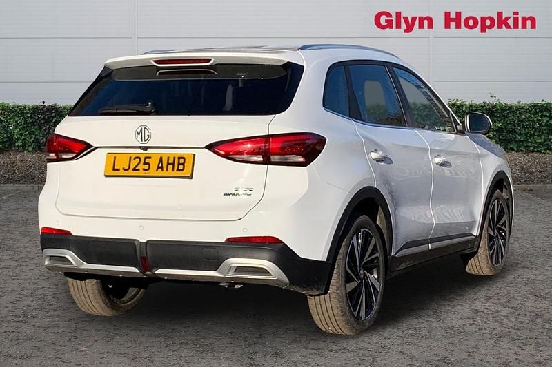 Used MG ZS Trophy 2025 White Hatchback