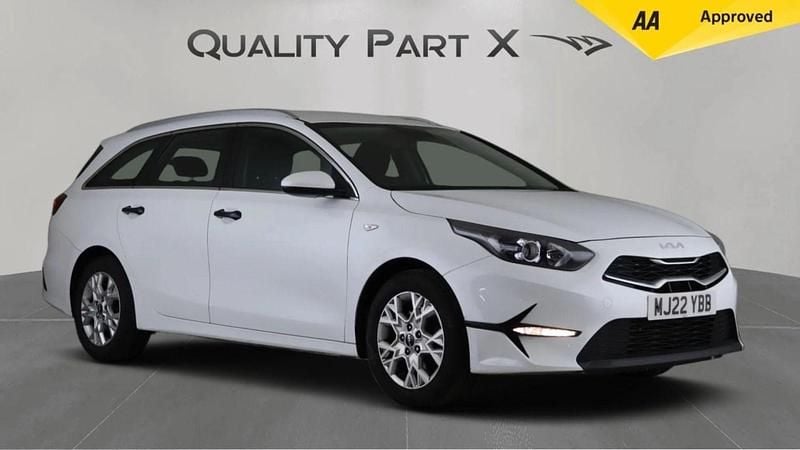 White Used 2022 Kia Ceed Sportswagon Estate | £8,979 (Super price) - Image 1/4