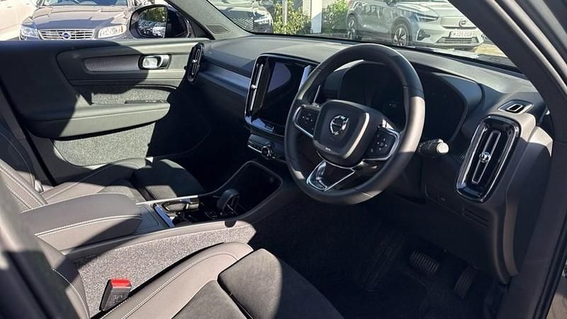 New Volvo EX40 Plus 185 kW (252 HP) 2026 SUV