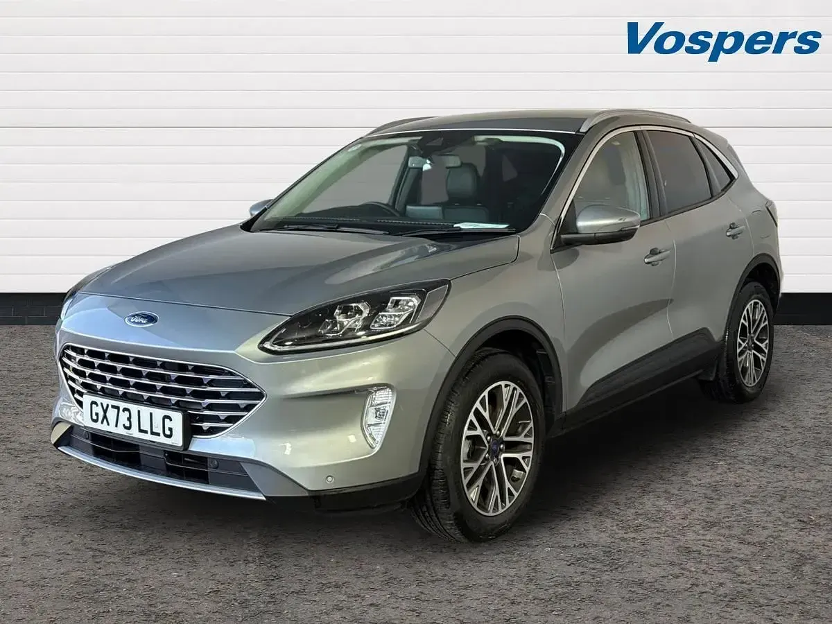 Usado Ford Kuga Titanium 150 HP (110 kW) 2024 Prateado SUV