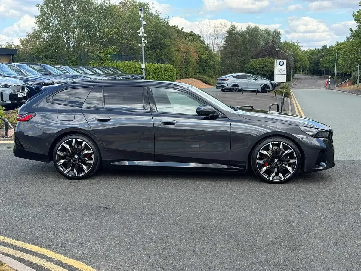 Used BMW 530e M Sport 295 HP (216 kW) 2026 Grey Estate