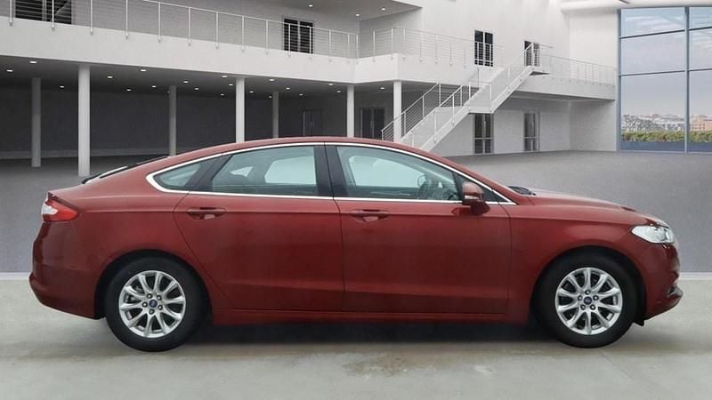 Ruby red Used 2016 Ford Mondeo Titanium Hatchback | £6,475 (Good price) - Image 1/4