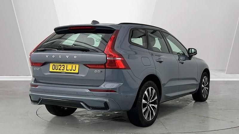 Usado Volvo XC60 Plus 247 HP (181 kW) 2023 Cinzento SUV