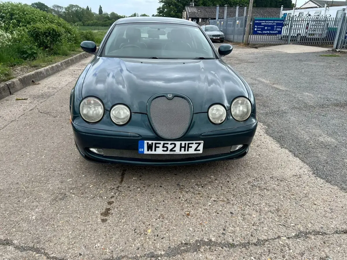 Usado Jaguar S-Type S 238 HP (175 kW) 2002 Verde Sedan