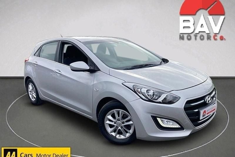 Used Hyundai i30 SE 110 HP (80 kW) 2016 Silver Hatchback
