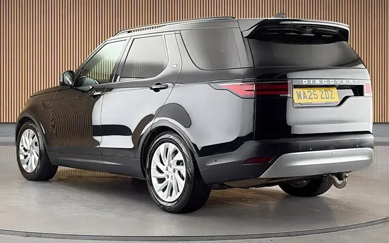 Used Land Rover Discovery 5 S 349 HP (256 kW) 2025 SUV