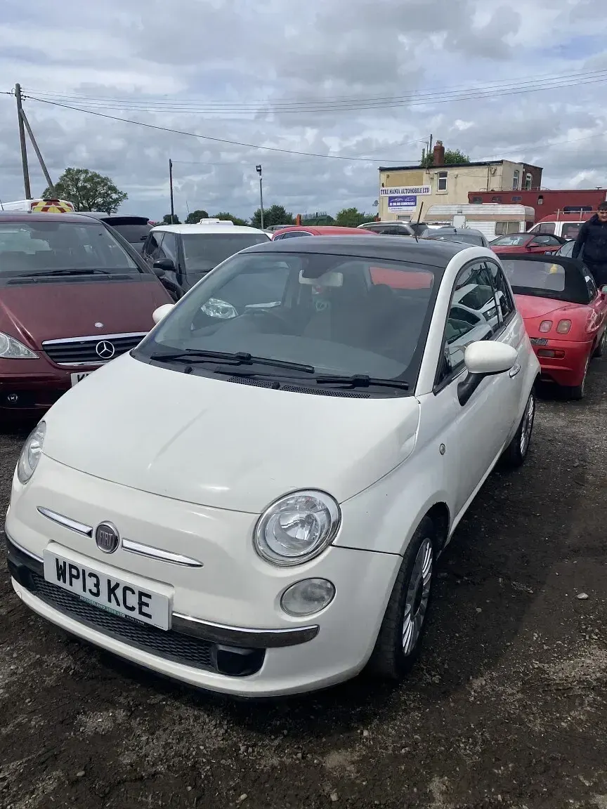 Used Fiat 500 Lounge 69 HP (50 kW) 2013 White Hatchback