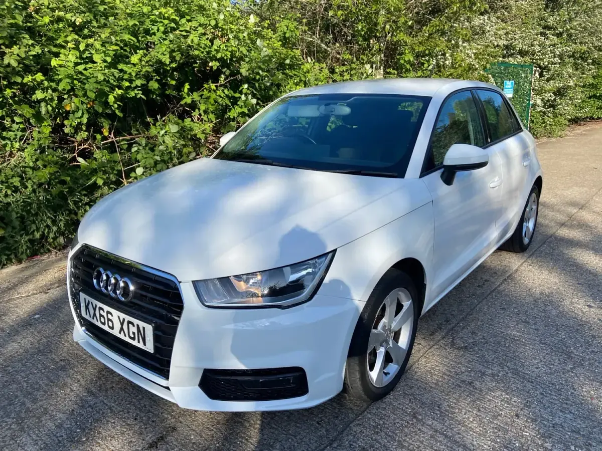 Usado Audi A1 Sport 116 HP (85 kW) 2016 Branco Citadino