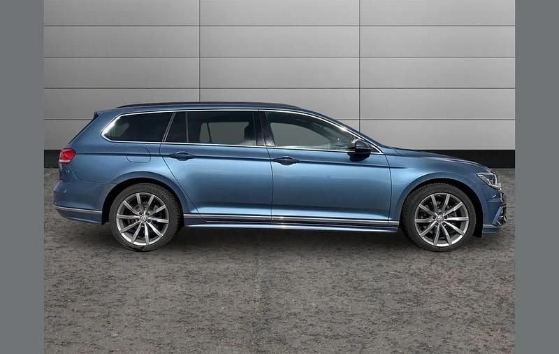 Begagnad VW Passat R-line 150 HK (110 kW) 2018 Blå Kombi