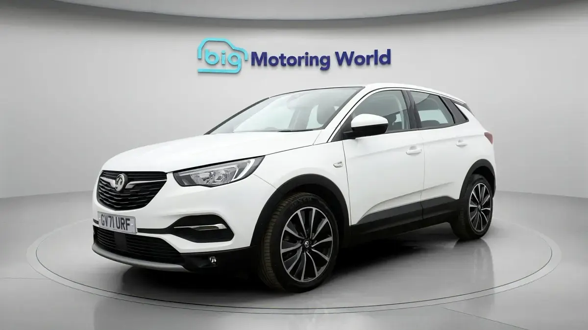 Usado Vauxhall Grandland X Elite 128 HP (94 kW) 2022 Branco SUV