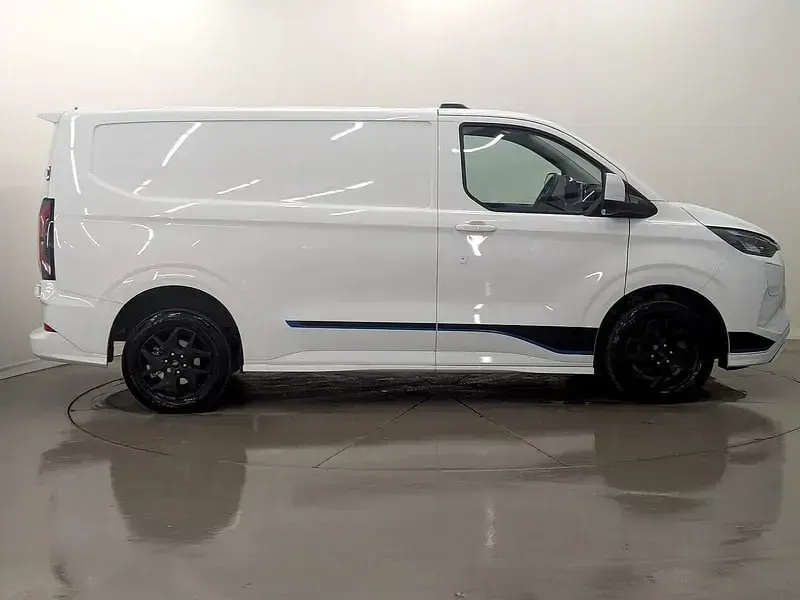 Begagnad Ford E-Transit Sport 11 kW (15 HK) 2025 Vit Van
