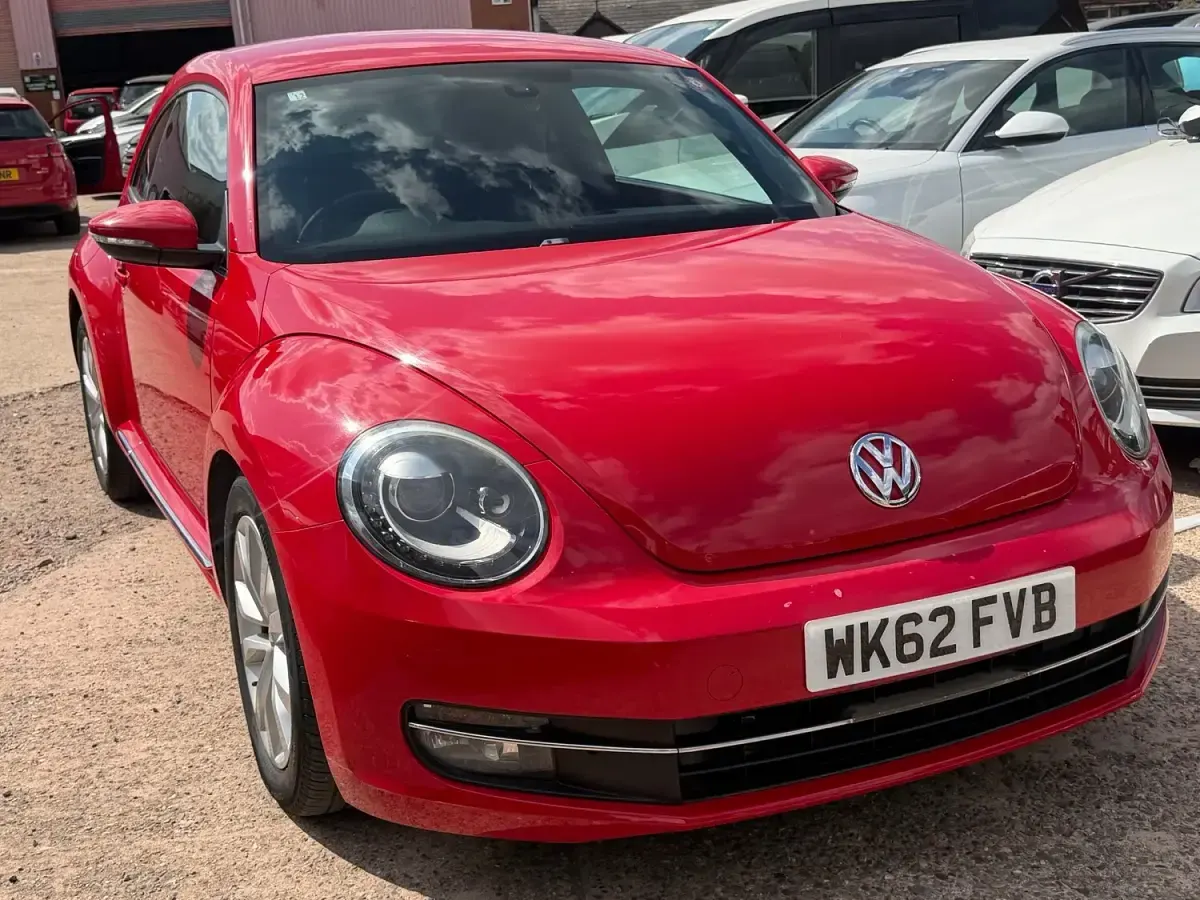 Used VW Beetle 105 HP (77 kW) 2012 Red Hatchback
