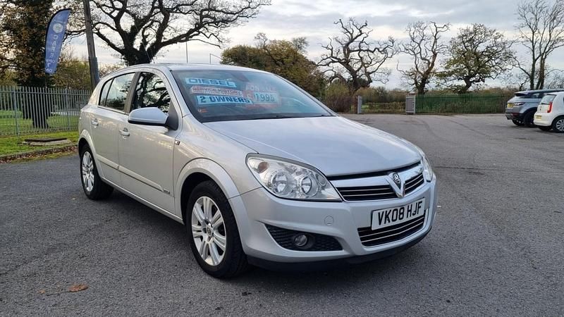 Silver Used 2008 Vauxhall Astra Design Edition Hatchback | £1,995 (Good price) - Image 1/4