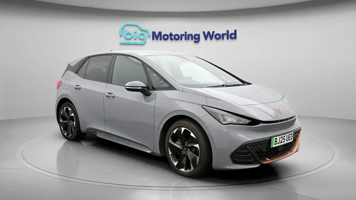 Begagnad Cupra Born e-Boost 169 kW (231 HK) 2025 Halvkombi