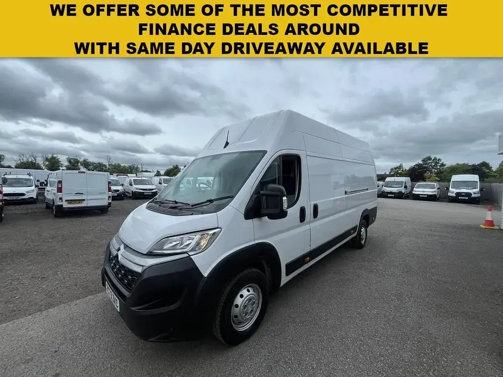 Used Citroën Relay 140 HP (102 kW) 2023 White Van