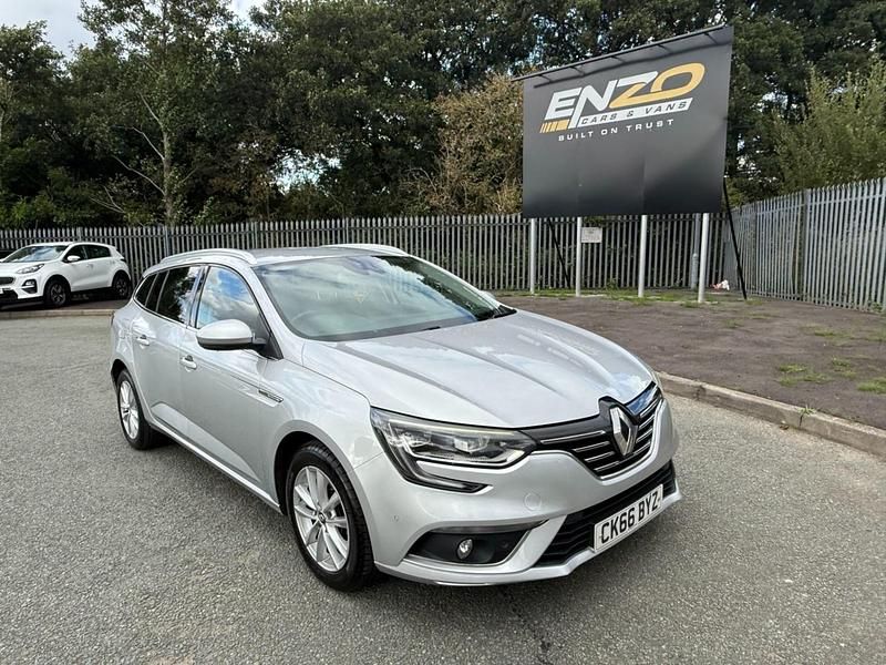 Silver Used 2016 Renault Mégane GrandTour Signature Estate | £4,795 (Fair price) - Image 1/4