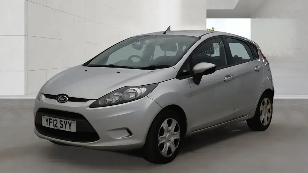 Used Ford Fiesta Style 70 HP (51 kW) 2012 Silver Hatchback