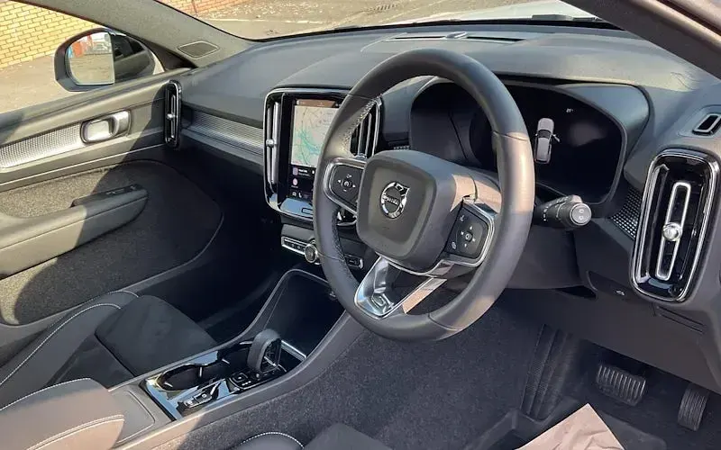 Used Volvo XC40 Plus 163 HP (119 kW) 2026 SUV