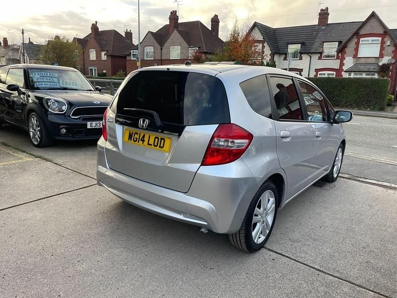Used Honda Jazz ES 2014 Silver Hatchback