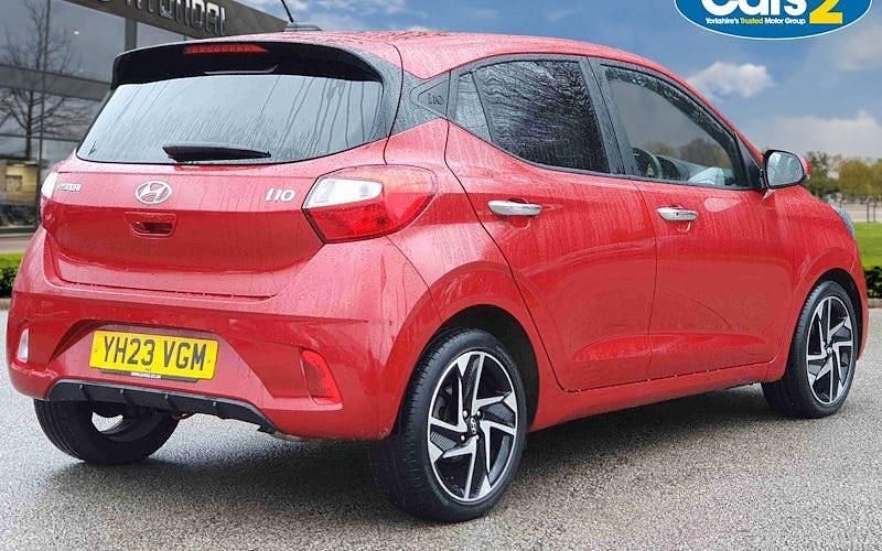 Used Hyundai i10 Premium 84 HP (61 kW) 2023 Red Hatchback