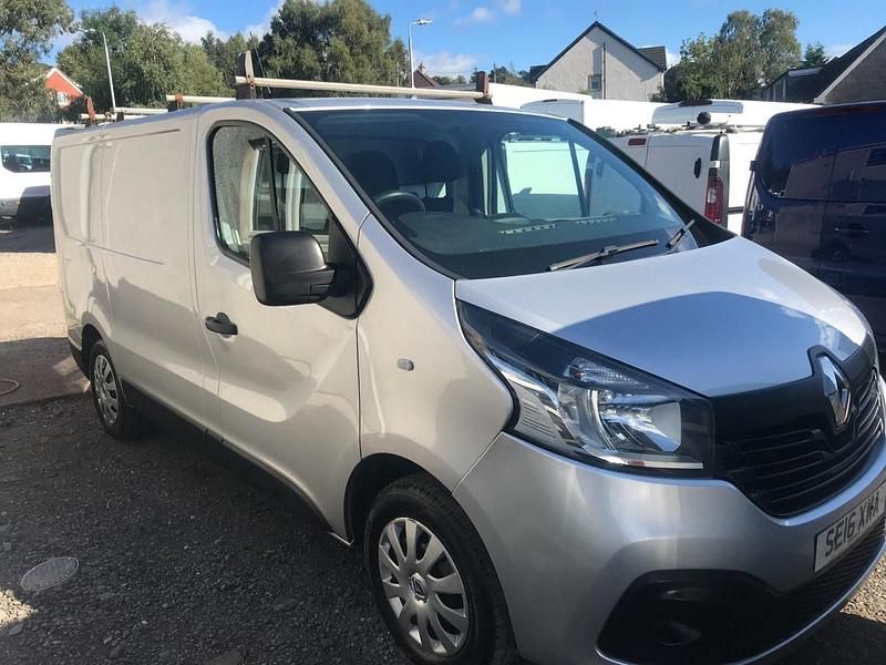 Used Renault Trafic Business 2016 Silver MPV