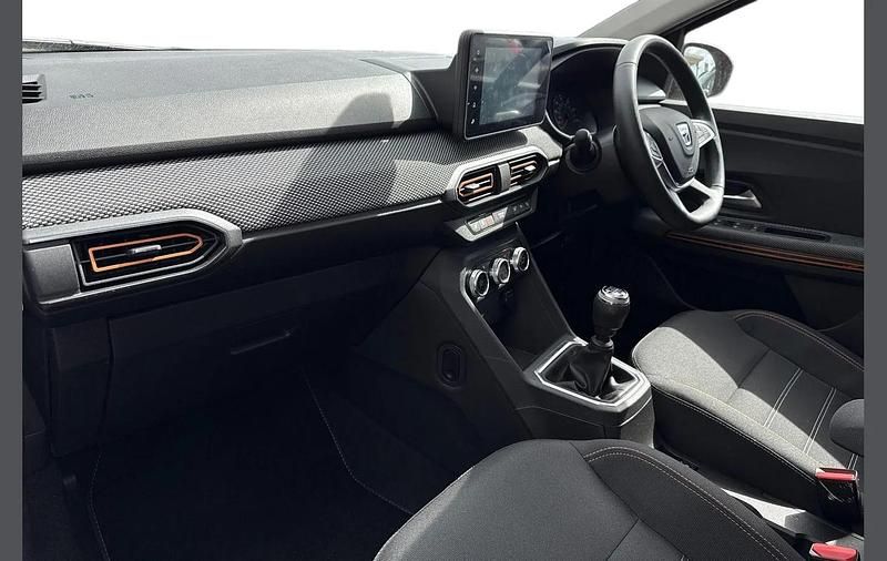 Used Dacia Sandero Prestige 90 HP (66 kW) 2022 Red SUV