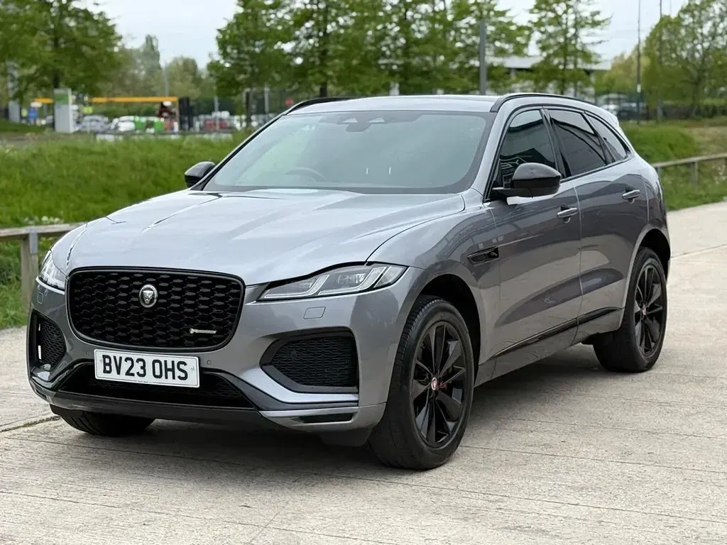 Usado Jaguar F-Pace R-Dynamic 2023 Cinzento SUV