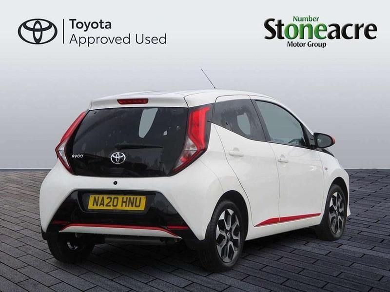 Used Toyota Aygo Trend 72 HP (52 kW) 2020 White Hatchback