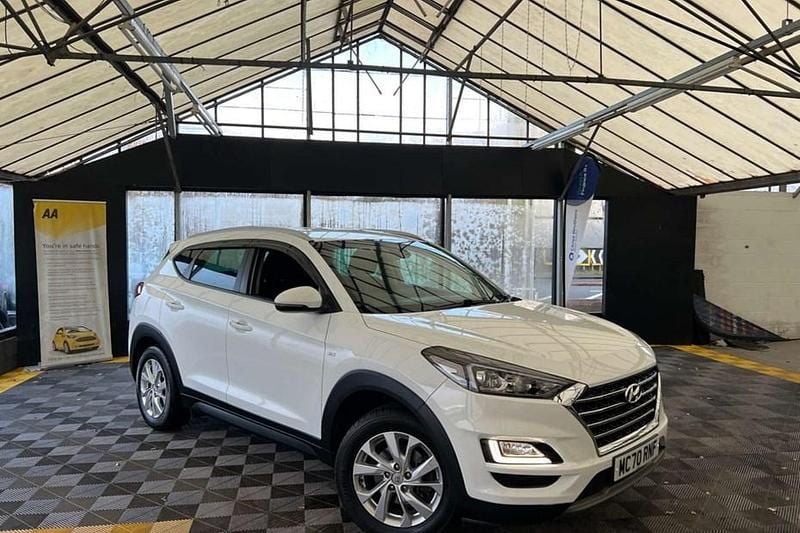 White Used 2020 Hyundai Tucson SE SUV | £12,995 (Super price) - Image 1/1