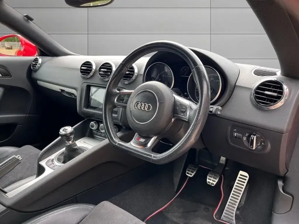 Used Audi TT S-Line 160 HP (117 kW) 2013 Red Coupe
