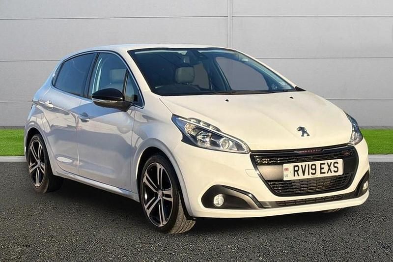 White Used 2019 Peugeot 208 GT-line Hatchback | £8,495 (Super price) - Image 1/1
