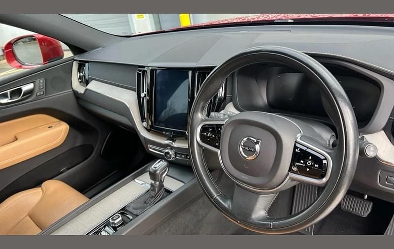 Used Volvo XC60 Inscription 190 HP (139 kW) 2018 Red SUV