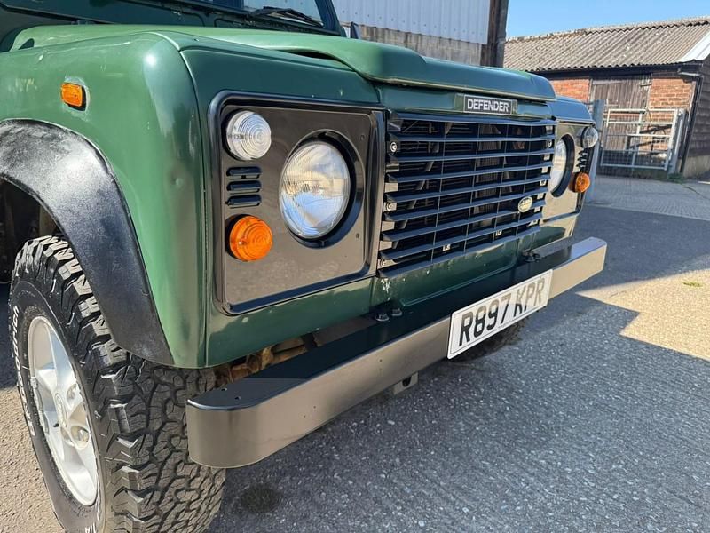 Usado Land Rover Defender 90 HP (66 kW) 1997 Verde