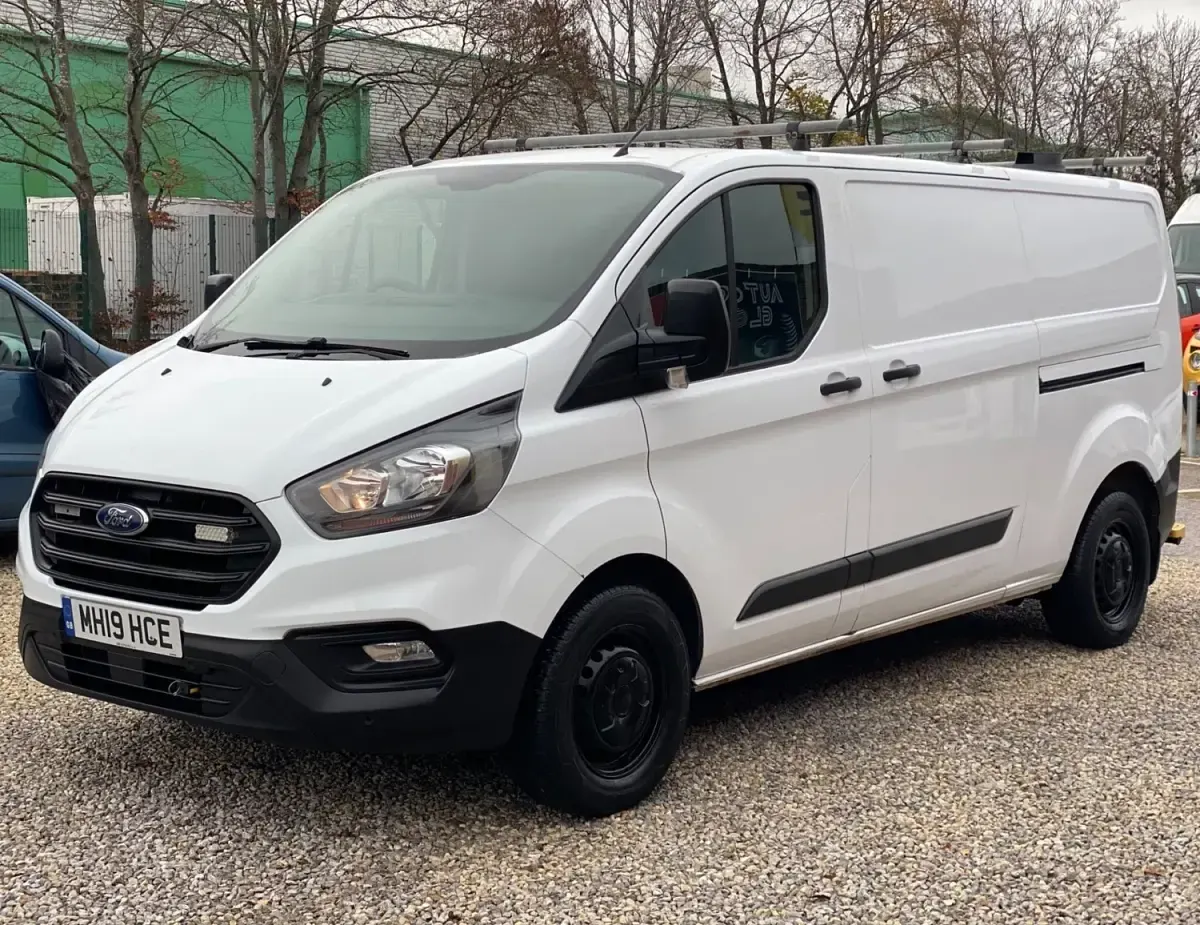 Usado Ford Transit Custom 130 HP (95 kW) 2019 Branco Van