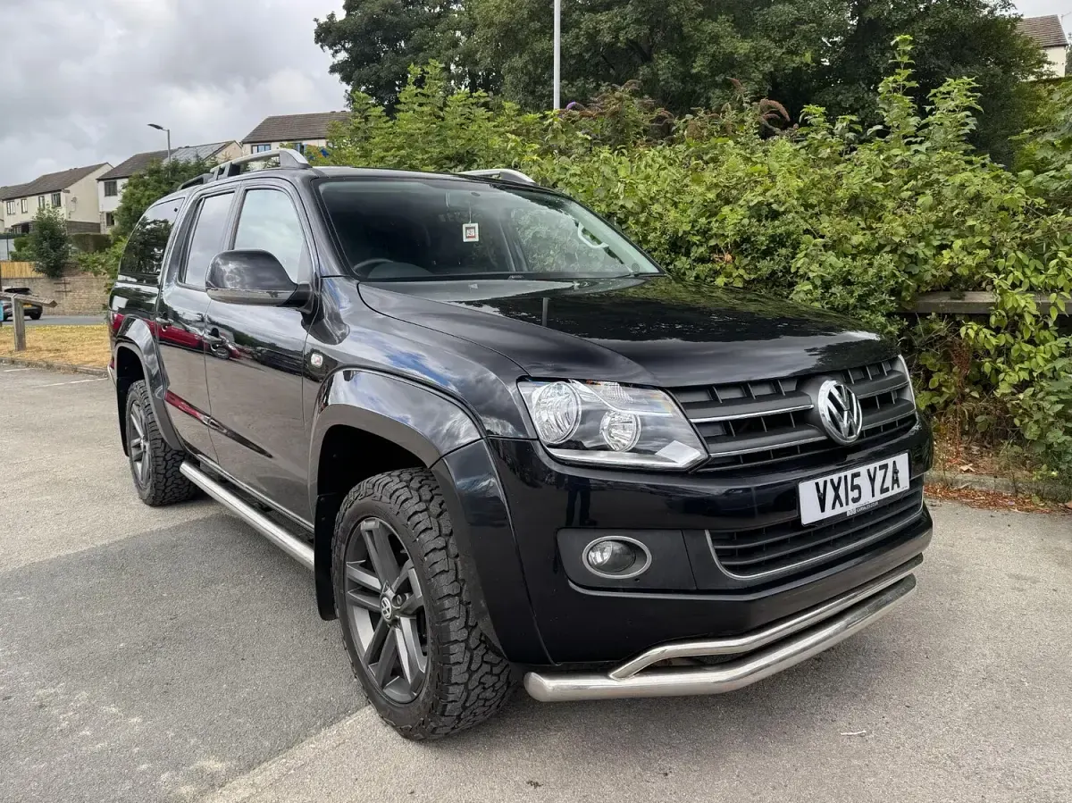 Used VW Amarok Highline 180 HP (132 kW) 2015 Black Pickup
