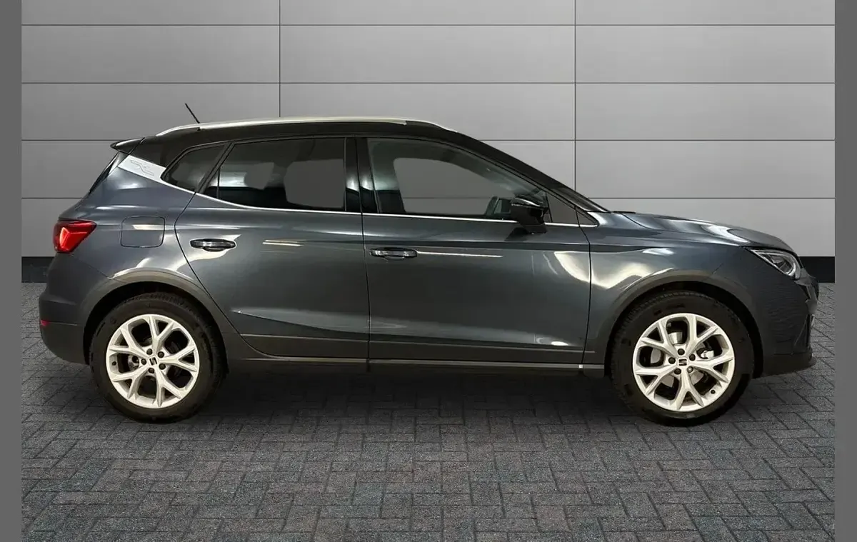 Used Seat Arona FR 113 HP (83 kW) 2025 Grey SUV