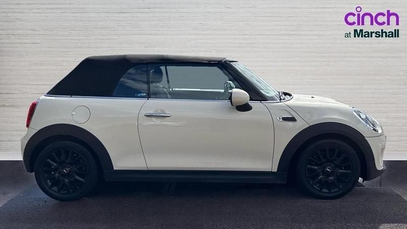 Used Mini Cooper Classic 136 HP (100 kW) 2019 White Hatchback