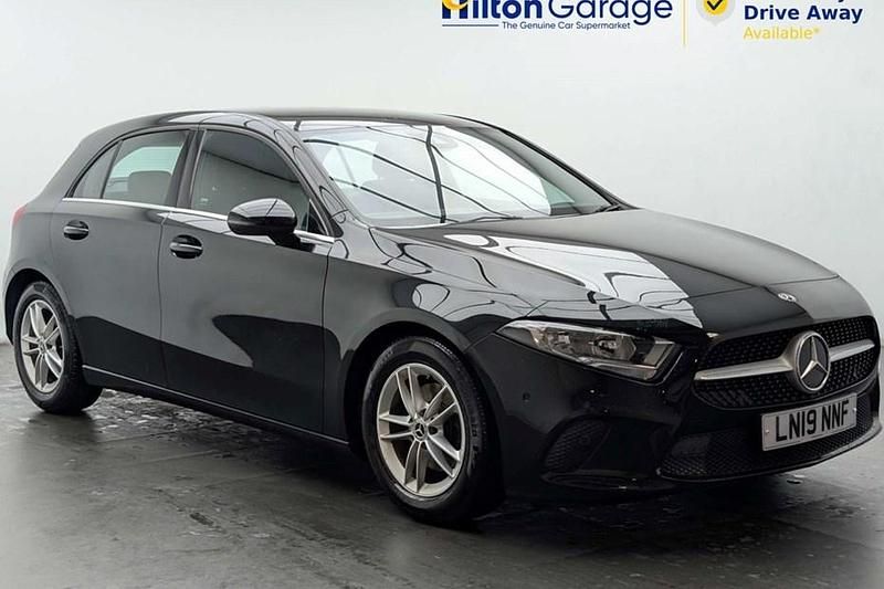 Begagnad Mercedes A180 Executive 2019 Halvkombi